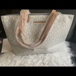 Modern Tote